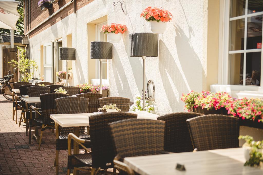 Hotel & Restaurant Zum Vater Rhein Monheim am Rhein ภายนอก รูปภาพ