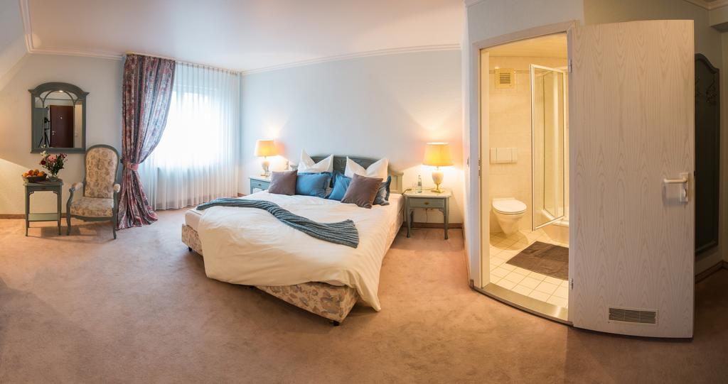 Hotel & Restaurant Zum Vater Rhein Monheim am Rhein ห้อง รูปภาพ